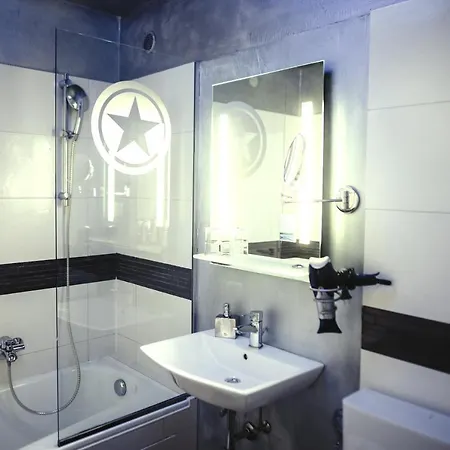 Stern, Kg - Digital & Contactless Check-in