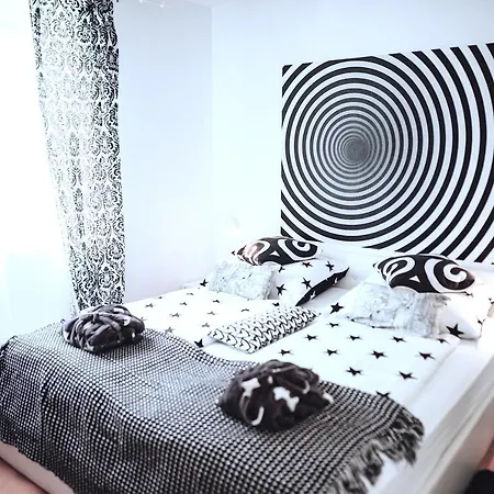 Stern, Kg - Digital & Contactless Check-in