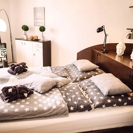 Stern - - Self Check-in Hotel Sankt Gilgen